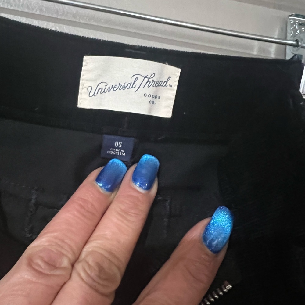 Universal Threads - image 5